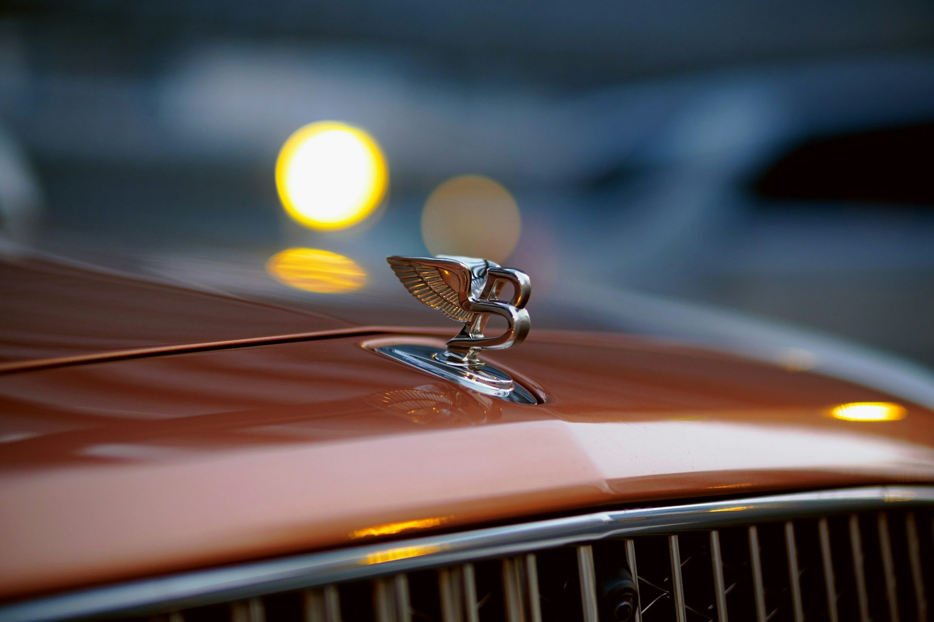 Bentley blickt auf Neuvorstellungen nachdem „emotionale Sensibilität“ den Autoabsatz verlangsamte